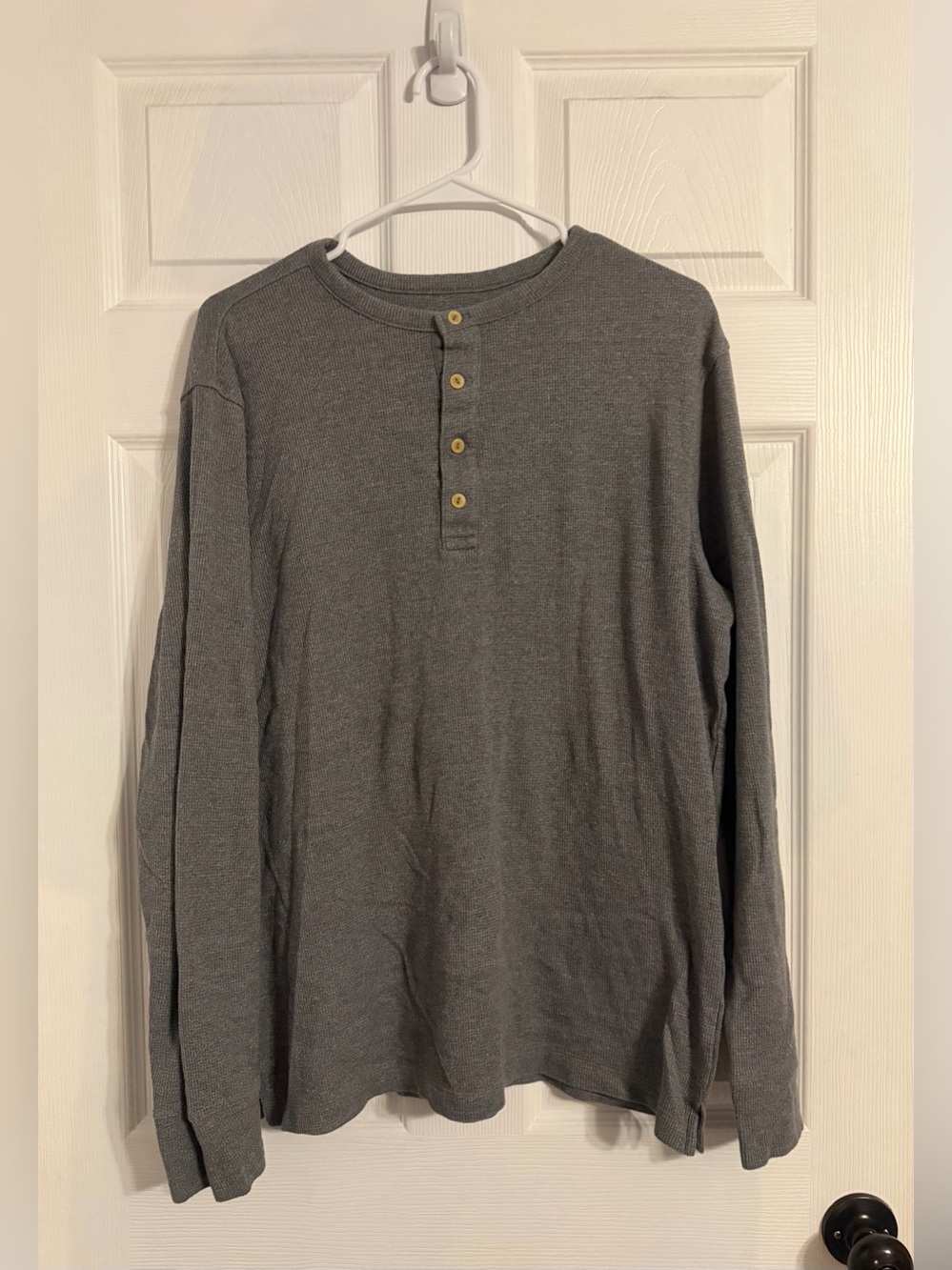 Goodfellow And Co Size Large Standard Gray Henley Long Sleeve Shirt
